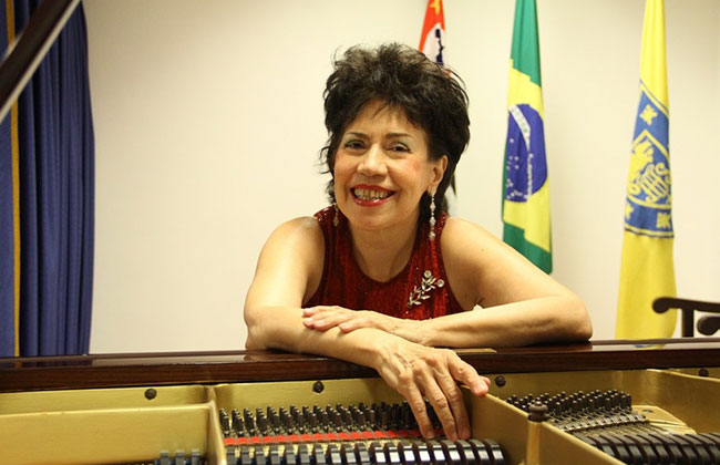 Eudóxia de Barros: concerto na Eva Klabin, diploma mérito artístico da OMB e dezenas de recitais pelo país