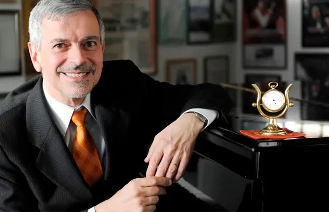 Obras de Amaral Vieira ganham destaque internacional em prestigiadas apresentações nos Estados Unidos e Austrália